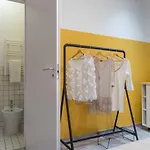 Tiny Cozy In The Center *