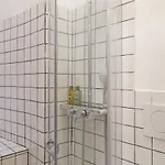 Tiny Cozy In The Center *