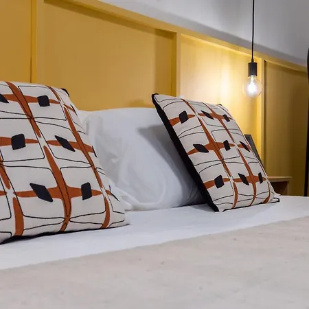 Tiny Cozy In The Center