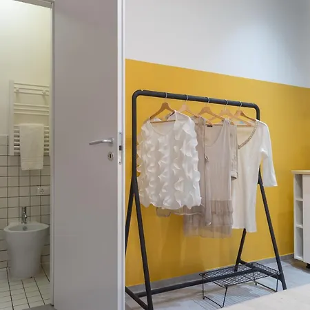 Tiny Cozy In The Center *